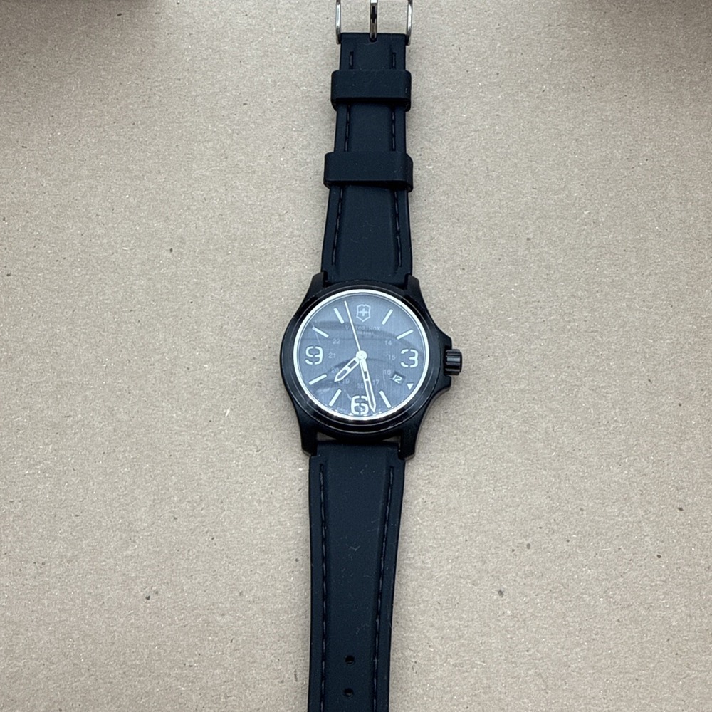 Original Victorinox Swiss Army Black Quartz Watch #241517 Rubber Strap
